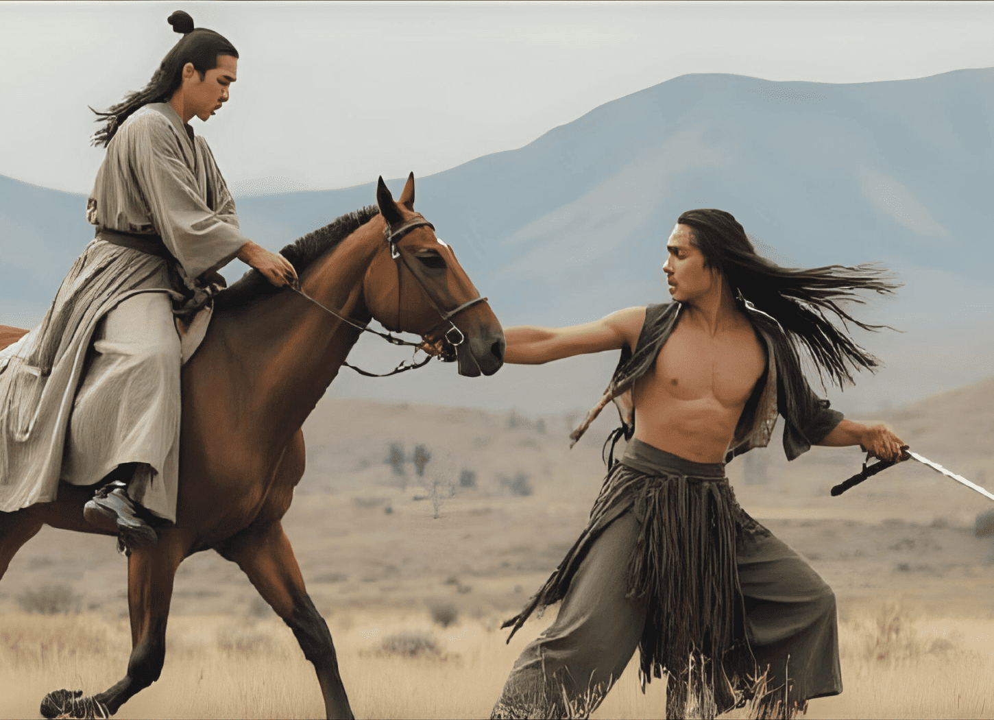 馬にまたがる白い着物の長髪の男性、坂上田村麻呂(さかのうえのたむらまろ)が、地上で刀を構える長髪の蝦夷の男性と戦うシーン。蝦夷側は袖のない胴着を着て胸をはだけ、攻撃を仕掛けている。