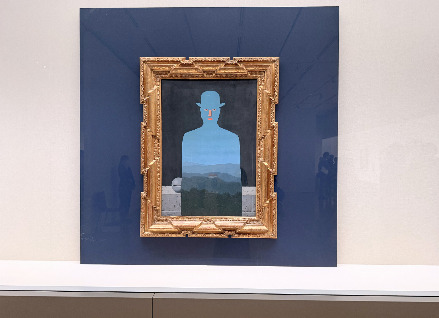 ルネ・マグリット《王様の美術館》を展示した中之島美術館の会場風景