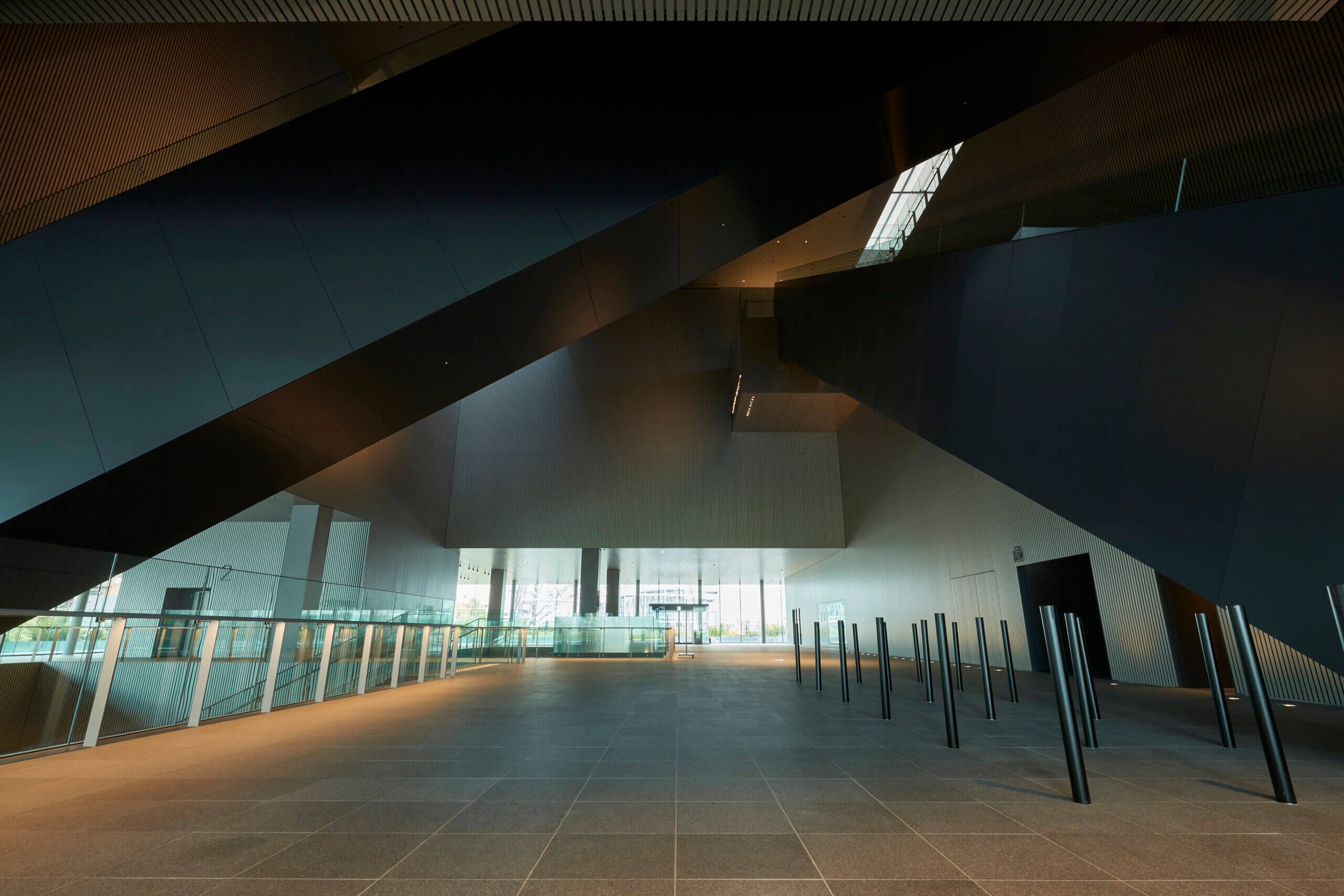 大阪中之島美術館の館内空間